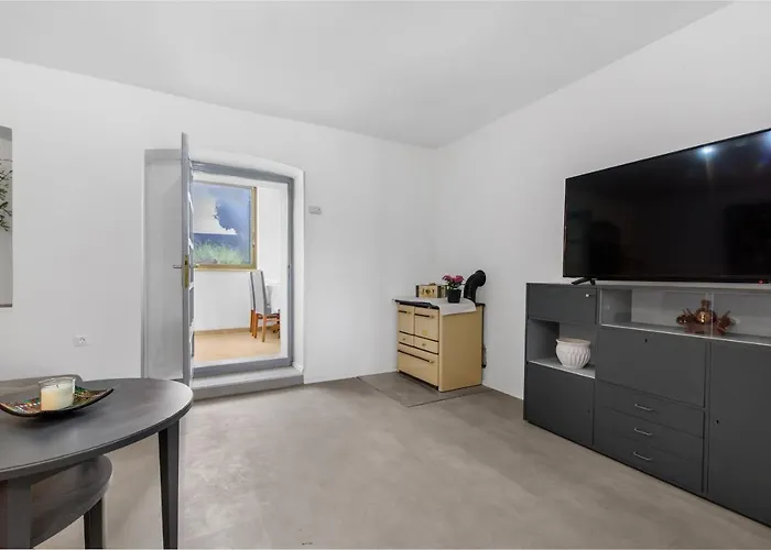 Appartement Sabina 2, *