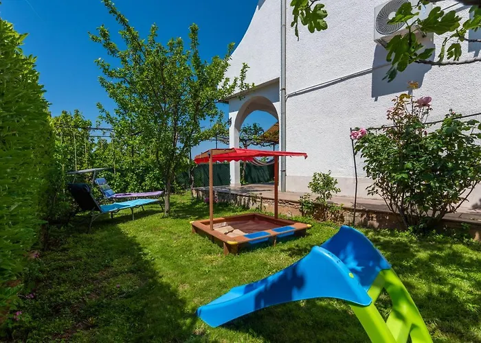 Sabina 2, Apartamento *