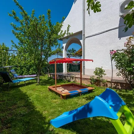 Sabina 2, Apartmán *