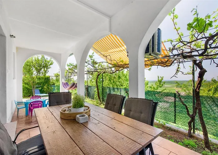 Apartament Sabina 2, *